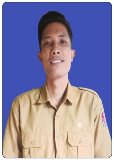 Perangkat Desa: RIWAYANTO