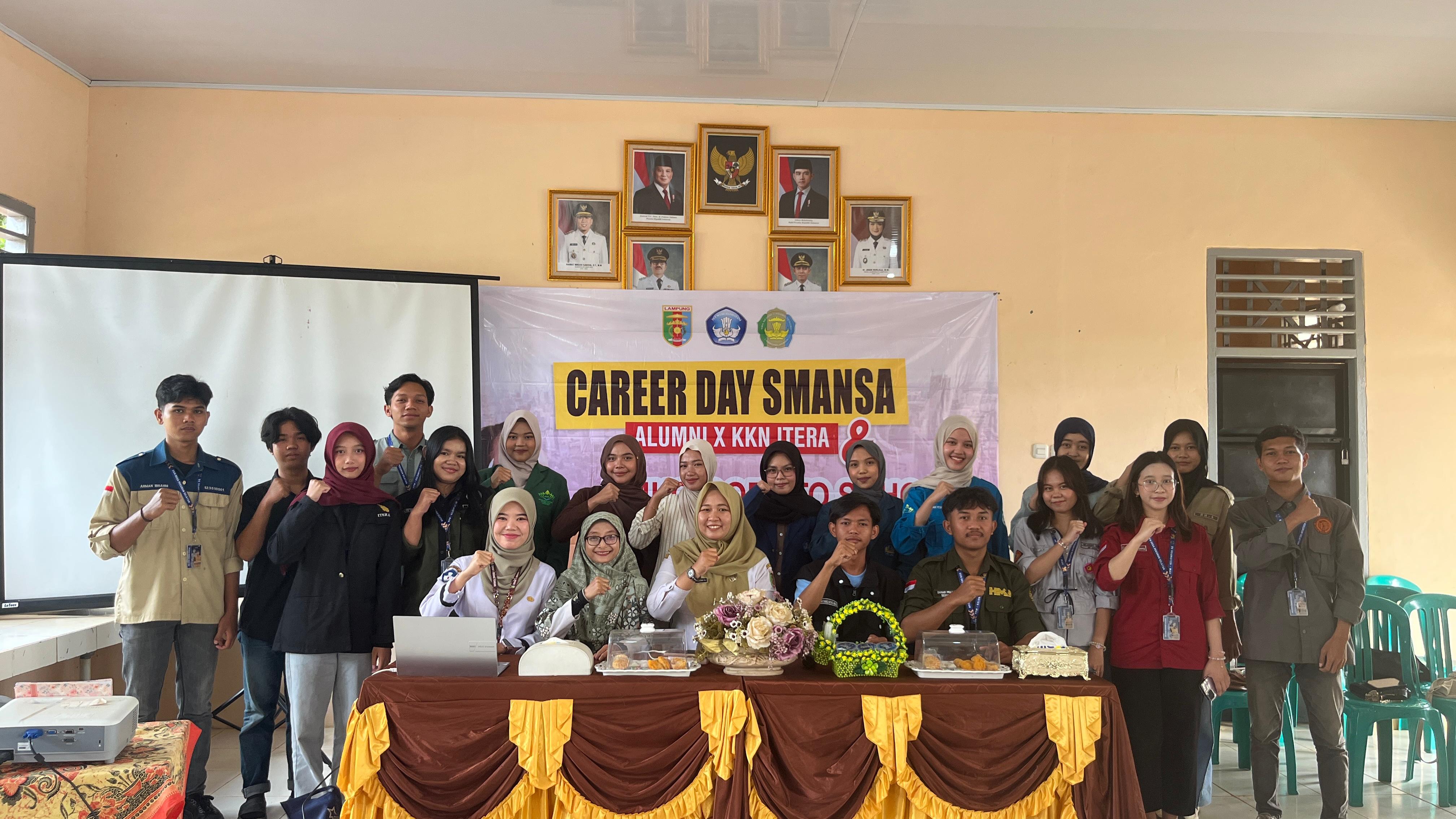 Gambar: Mahasiswa KKN ITERA X Alumni SMANSA 1 ABUNG TENGAH Edukasi Masyarakat tentang Perkuliahan, Beasiswa, dan Pernikahan Dini
